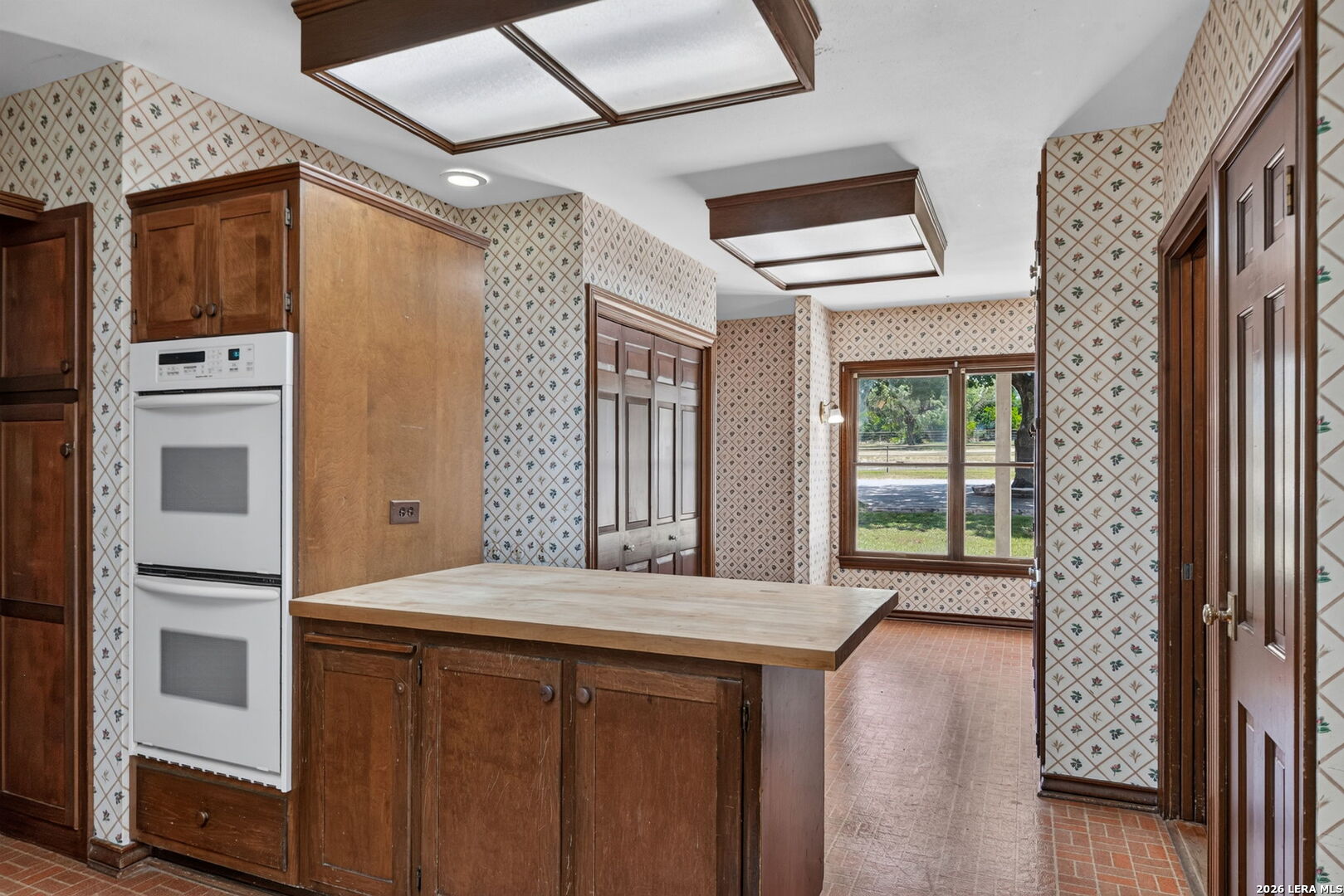 2634 County Road 4713 Lacoste TX 78039