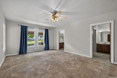 2634 County Road 4713 Lacoste TX 78039