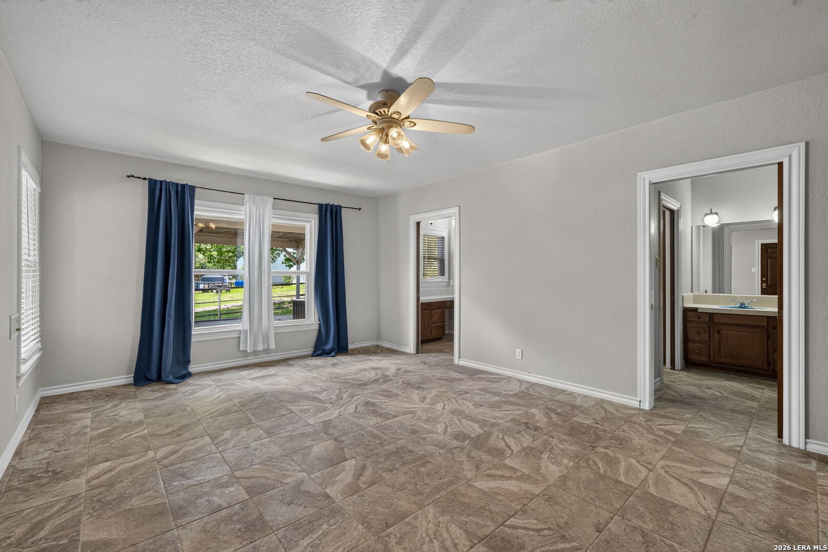 2634 County Road 4713 Lacoste TX 78039