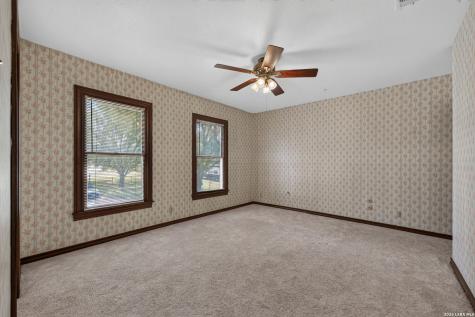 2634 County Road 4713 Lacoste TX 78039