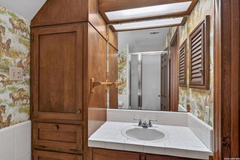 2634 County Road 4713 Lacoste TX 78039