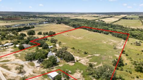 2634 County Road 4713 Lacoste TX 78039