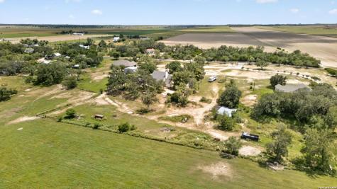 2634 County Road 4713 Lacoste TX 78039