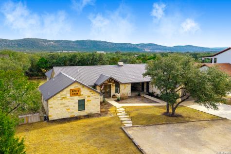 1723 Mountain Valley Concan TX 78838
