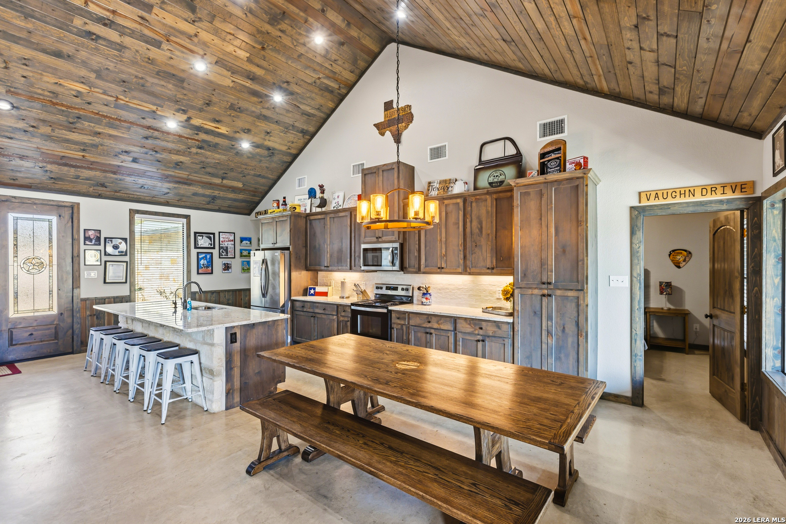 1723 Mountain Valley Concan TX 78838