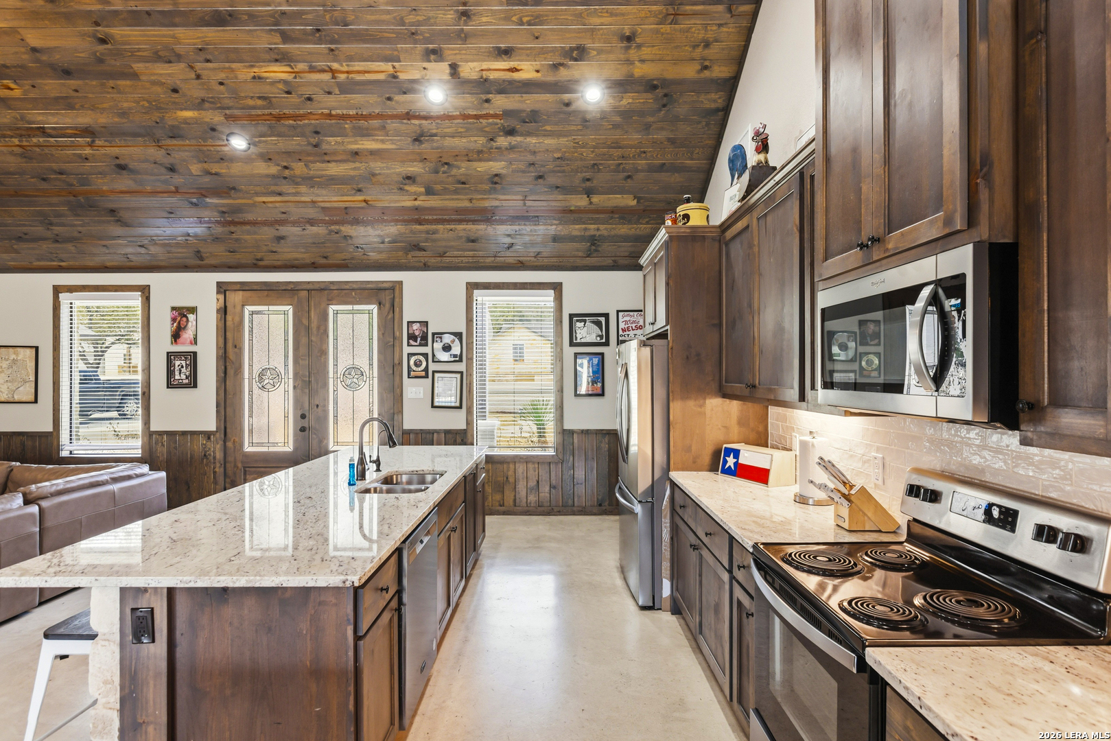 1723 Mountain Valley Concan TX 78838