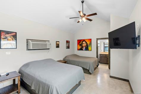 1723 Mountain Valley Concan TX 78838