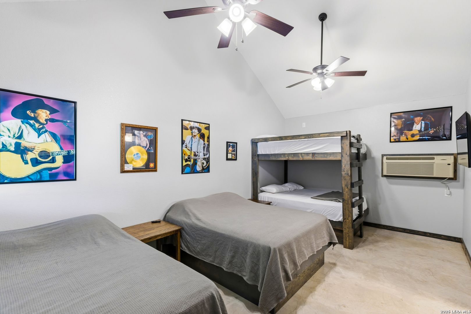 1723 Mountain Valley Concan TX 78838