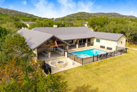 1723 Mountain Valley Concan TX 78838