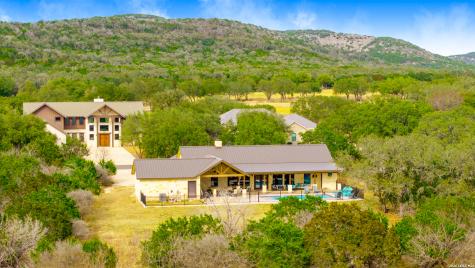 1723 Mountain Valley Concan TX 78838