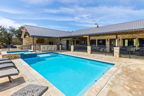 1723 Mountain Valley Concan TX 78838