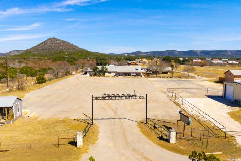1723 Mountain Valley Concan TX 78838
