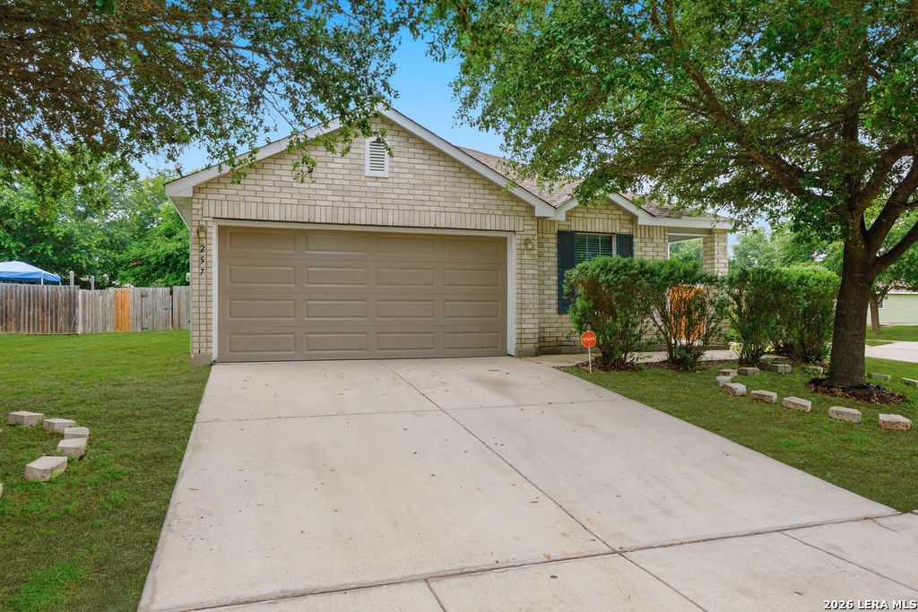 257 Cactus Patch Selma TX 78154