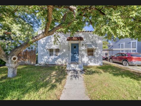 530 N Getty Street Uvalde TX 78801