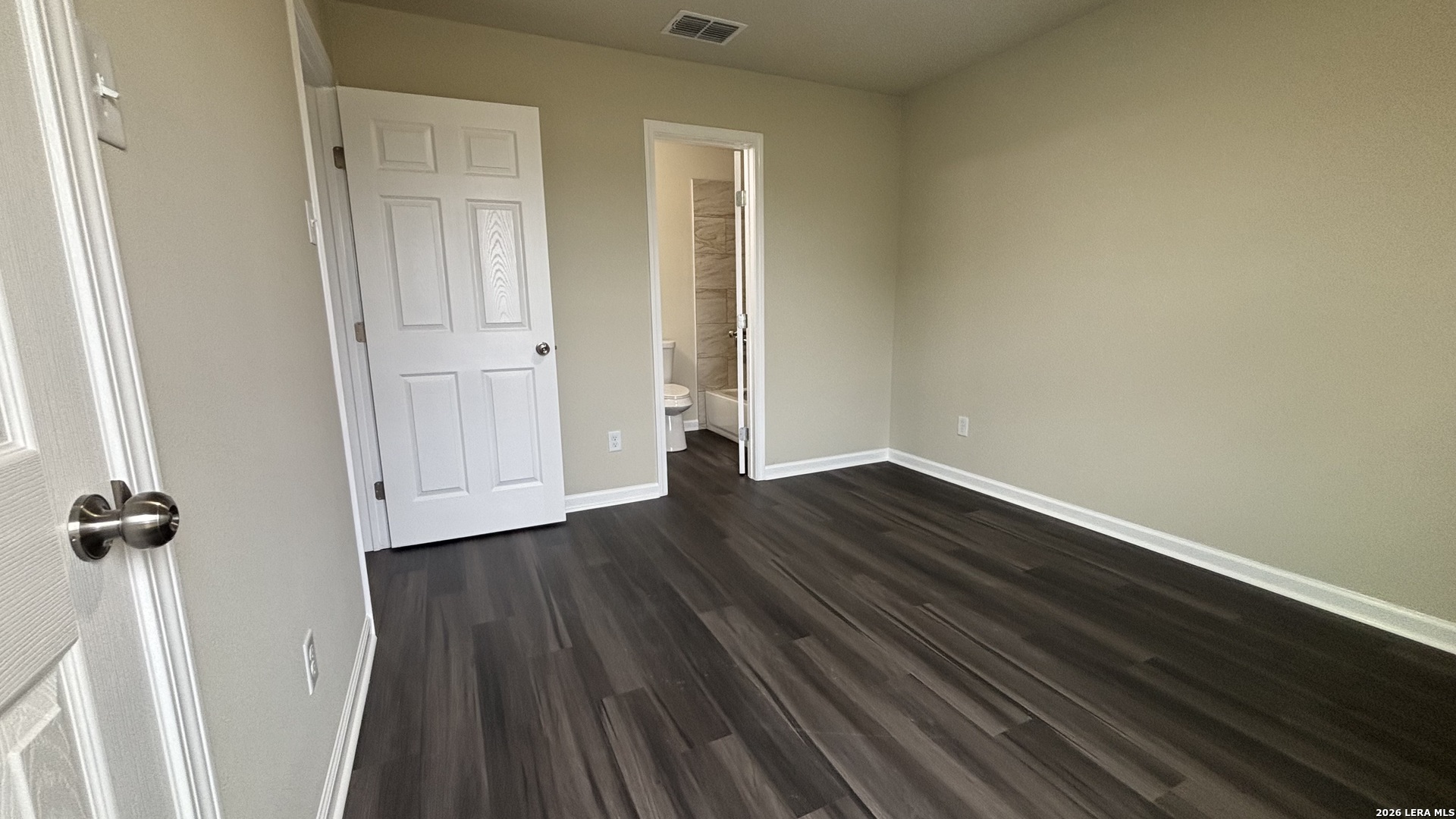802 E 6th Nixon TX 78140