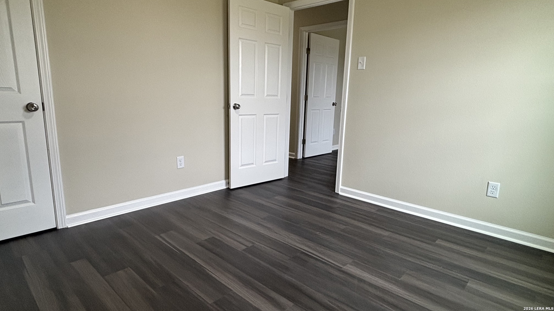802 E 6th Nixon TX 78140