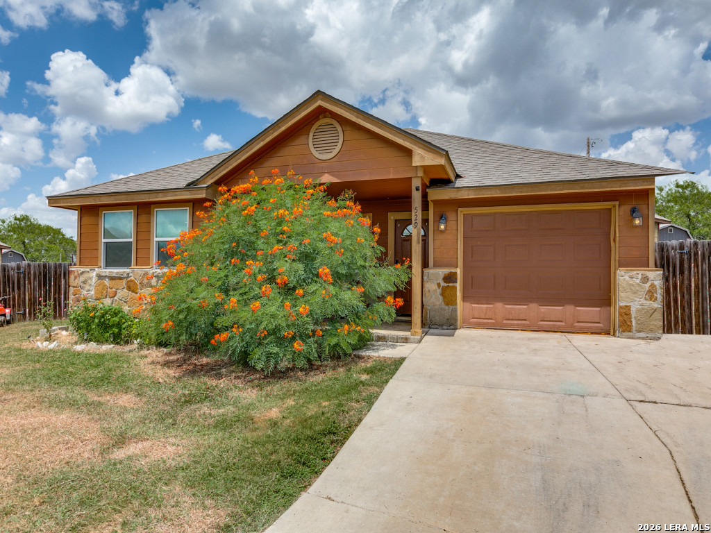 529 Indian Crossing Jourdanton TX 78026