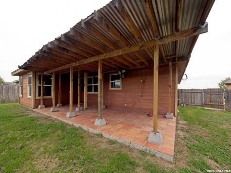 529 Indian Crossing Jourdanton TX 78026