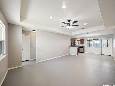 529 Indian Crossing Jourdanton TX 78026