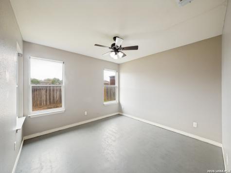 529 Indian Crossing Jourdanton TX 78026