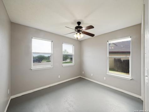 529 Indian Crossing Jourdanton TX 78026