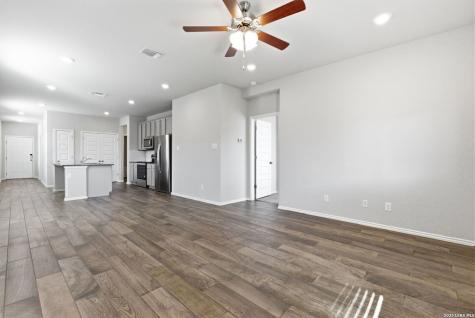 2521 Hiddenbrooke Trace Seguin TX 78155