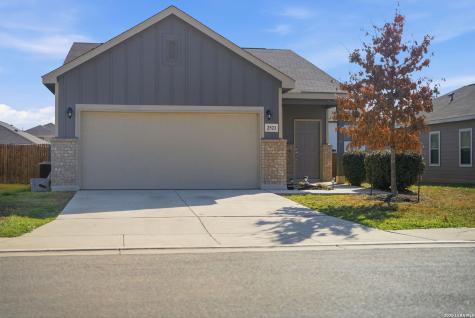 2521 Hiddenbrooke Trace Seguin TX 78155