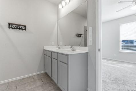 2521 Hiddenbrooke Trace Seguin TX 78155