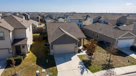 2521 Hiddenbrooke Trace Seguin TX 78155
