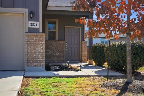 2521 Hiddenbrooke Trace Seguin TX 78155