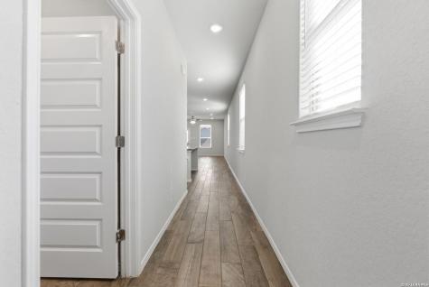 2521 Hiddenbrooke Trace Seguin TX 78155