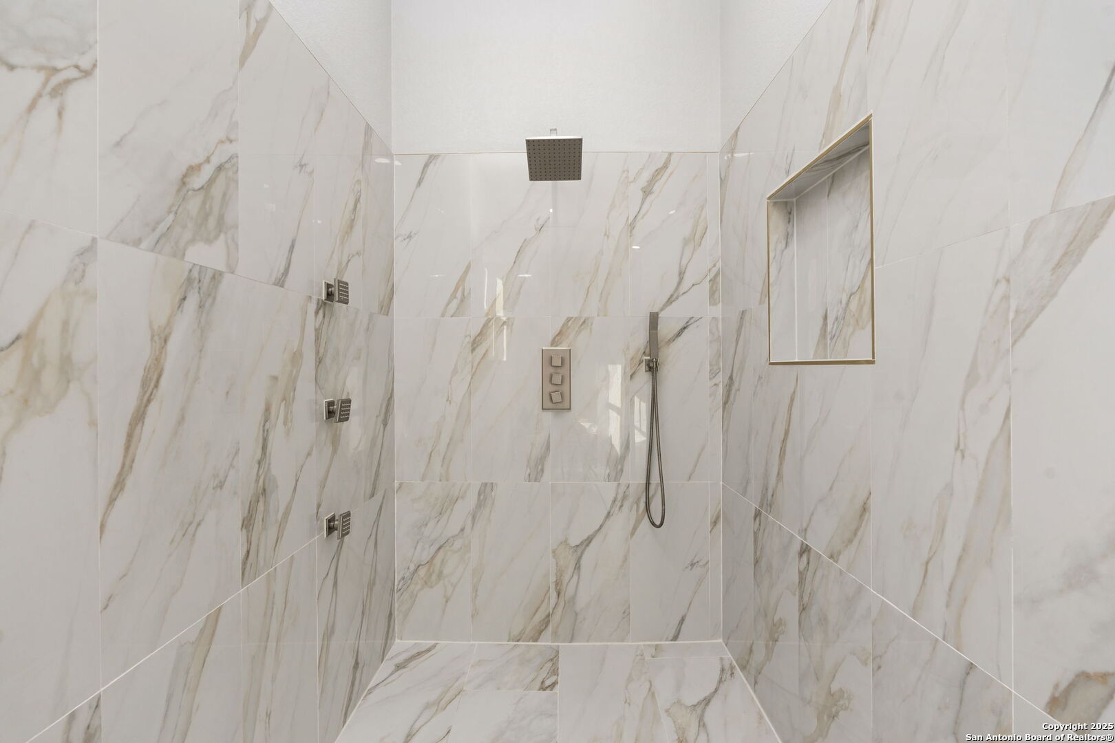 7310 Cresta Bulivar San Antonio TX 78256