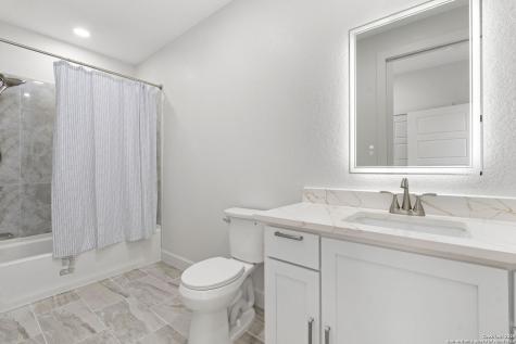 7310 Cresta Bulivar San Antonio TX 78256