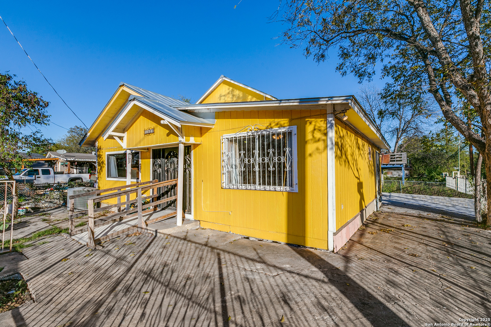 1022 S Hamilton San Antonio TX 78207