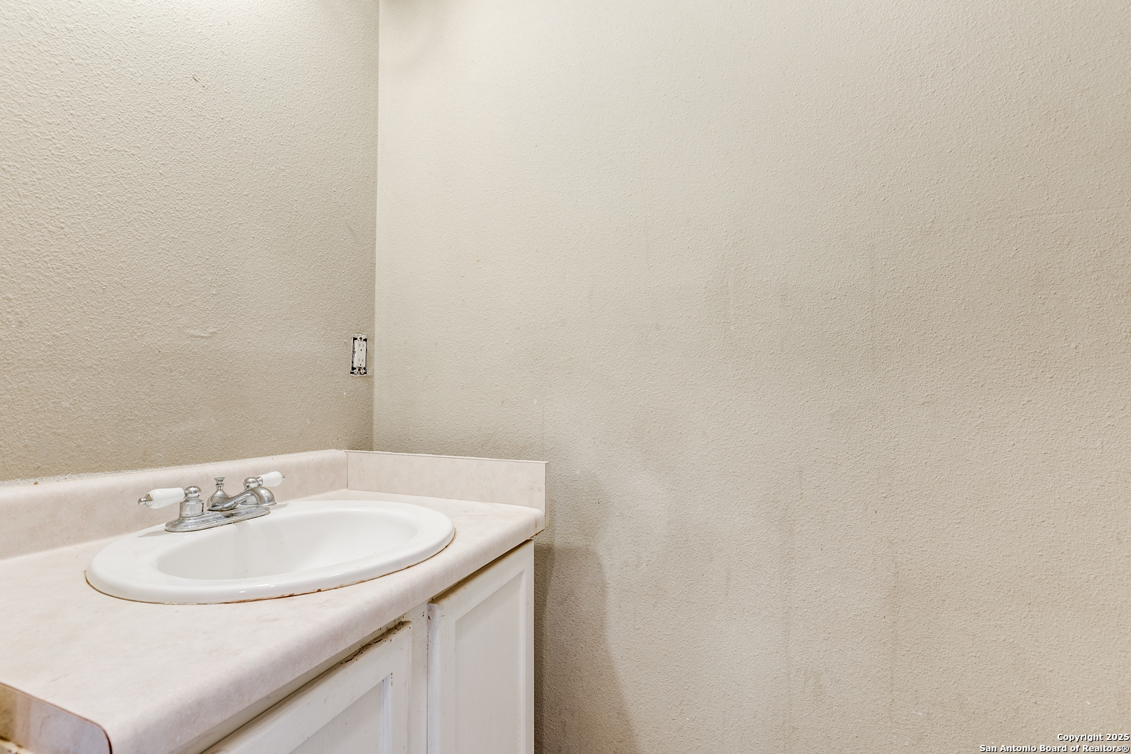 1022 S Hamilton San Antonio TX 78207
