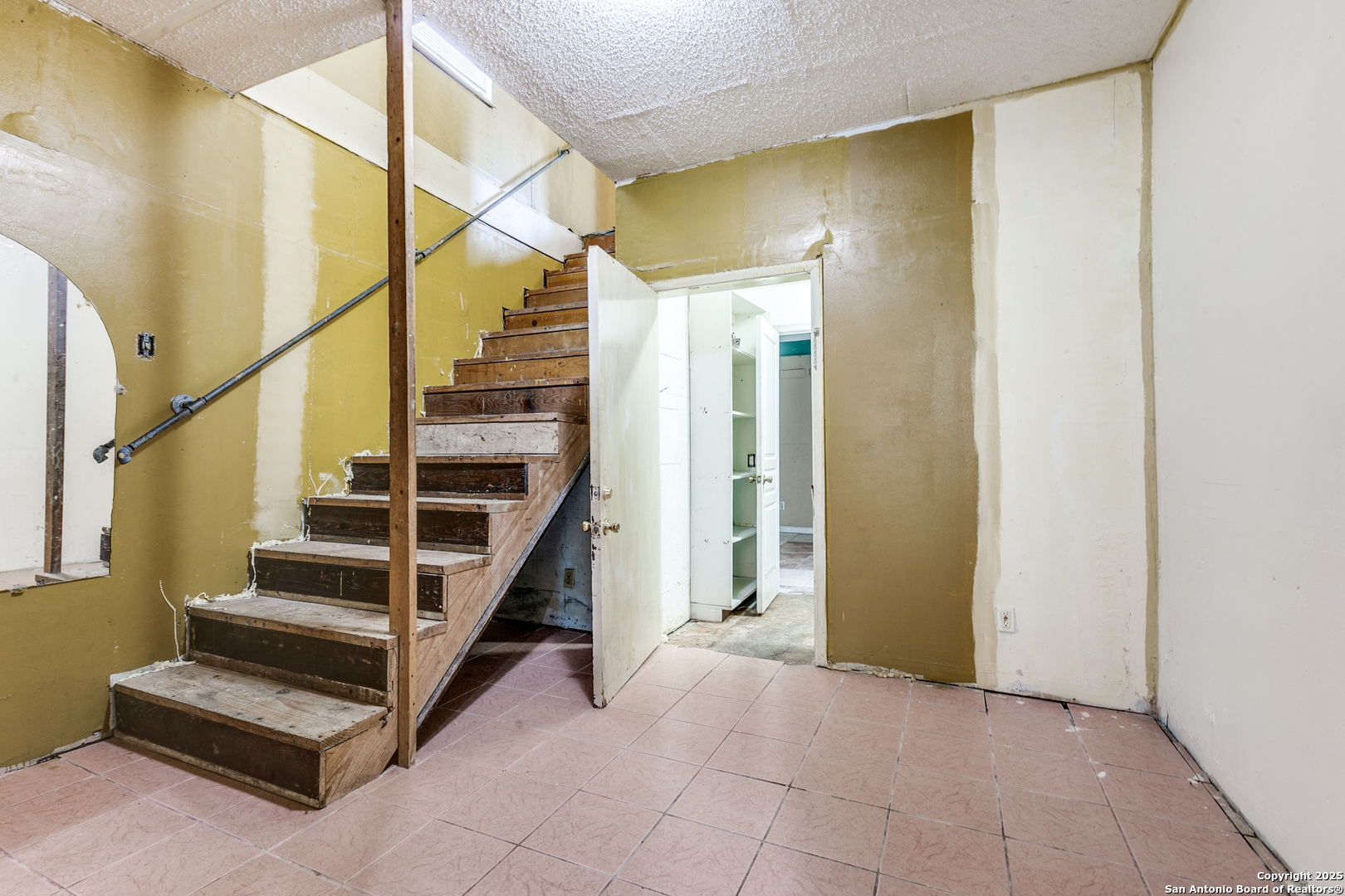 1022 S Hamilton San Antonio TX 78207