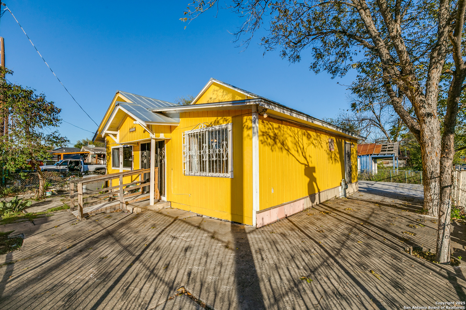 1022 S Hamilton San Antonio TX 78207