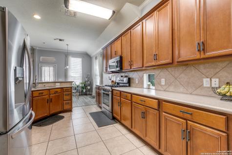1018 Tumbling Oaks San Antonio TX 78260