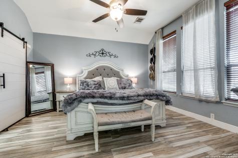 1018 Tumbling Oaks San Antonio TX 78260