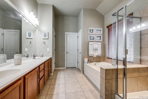 1018 Tumbling Oaks San Antonio TX 78260