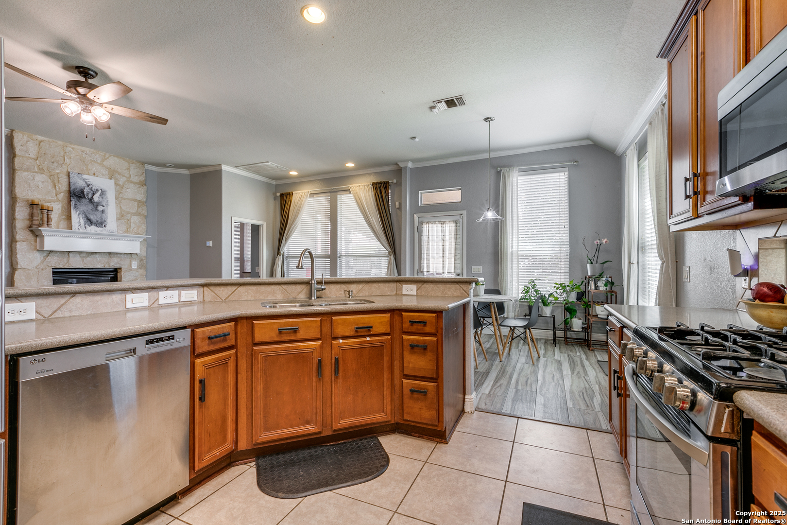 1018 Tumbling Oaks San Antonio TX 78260
