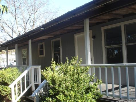 522 Dallas Street Bandera TX 78003