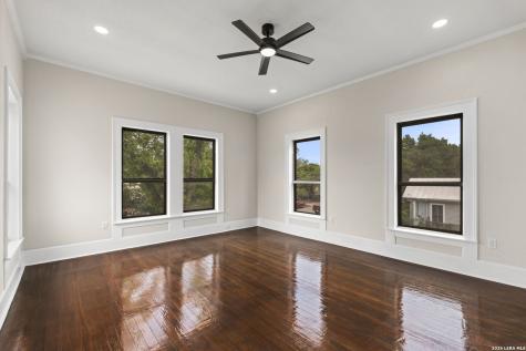 617 E Guenther San Antonio TX 78210