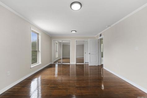 617 E Guenther San Antonio TX 78210