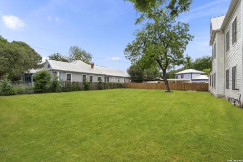 617 E Guenther San Antonio TX 78210