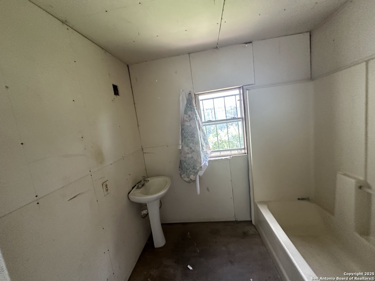 705 Paso Hondo San Antonio TX 78202