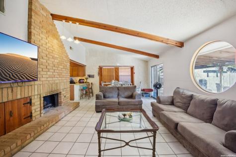 13018 Larkyorke San Antonio TX 78233