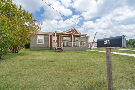 315 S Panna Maria Avenue Karnes City TX 78118
