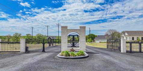 100 Timber Heights La Vernia TX 78121