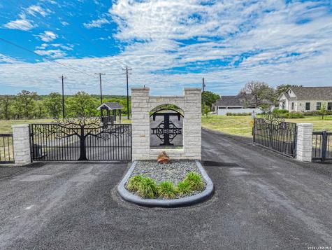 100 Timber Heights La Vernia TX 78121